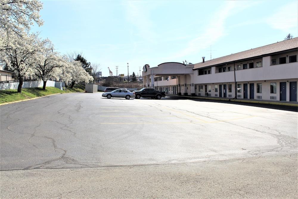 Rodeway Inn & Suites Monroeville-Pittsburgh Εξωτερικό φωτογραφία